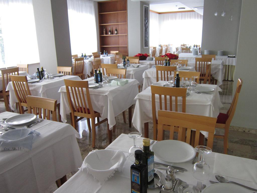 Hotel Dolores Cesenatico Buitenkant foto