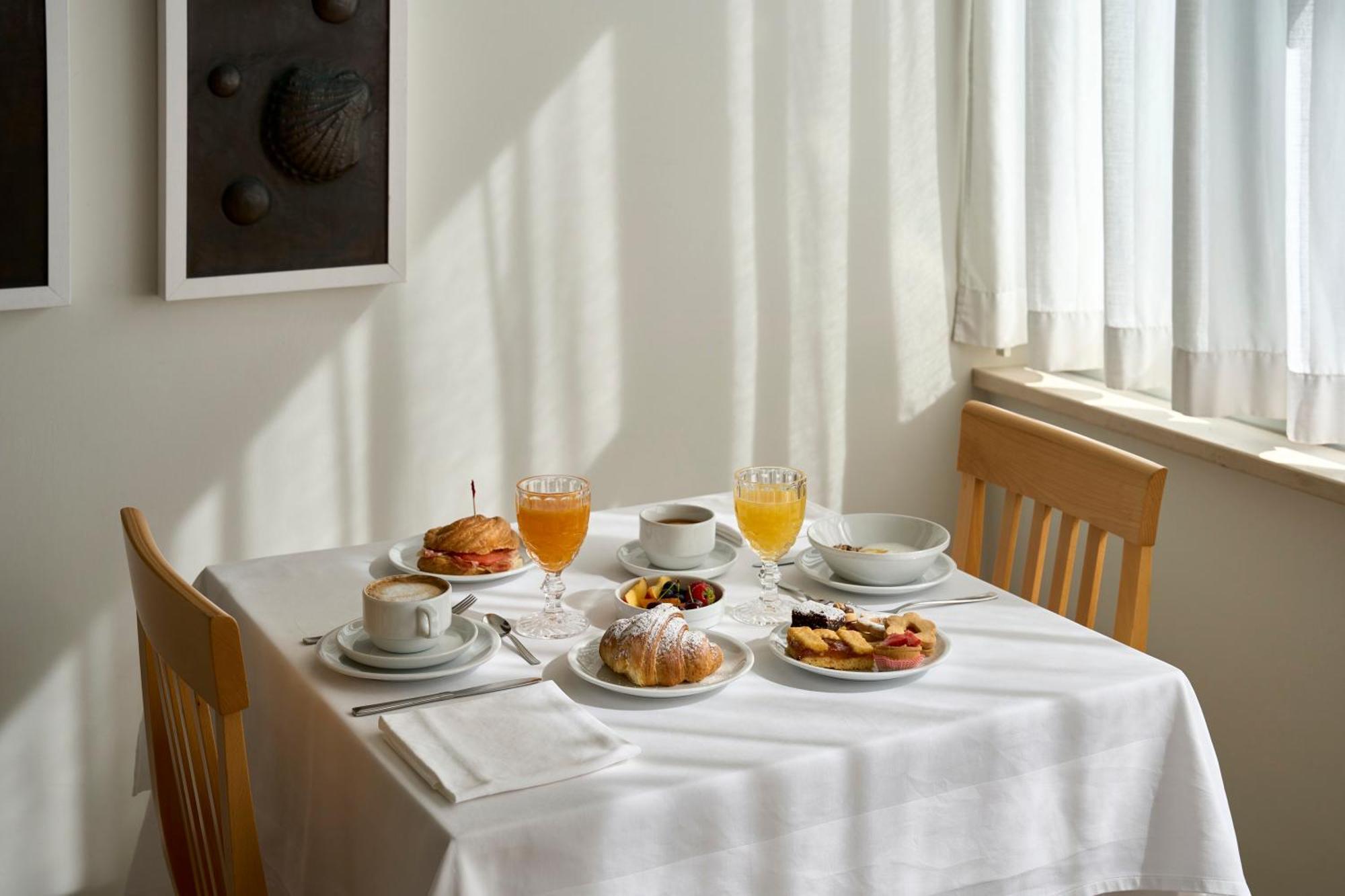 Hotel Dolores Cesenatico Buitenkant foto